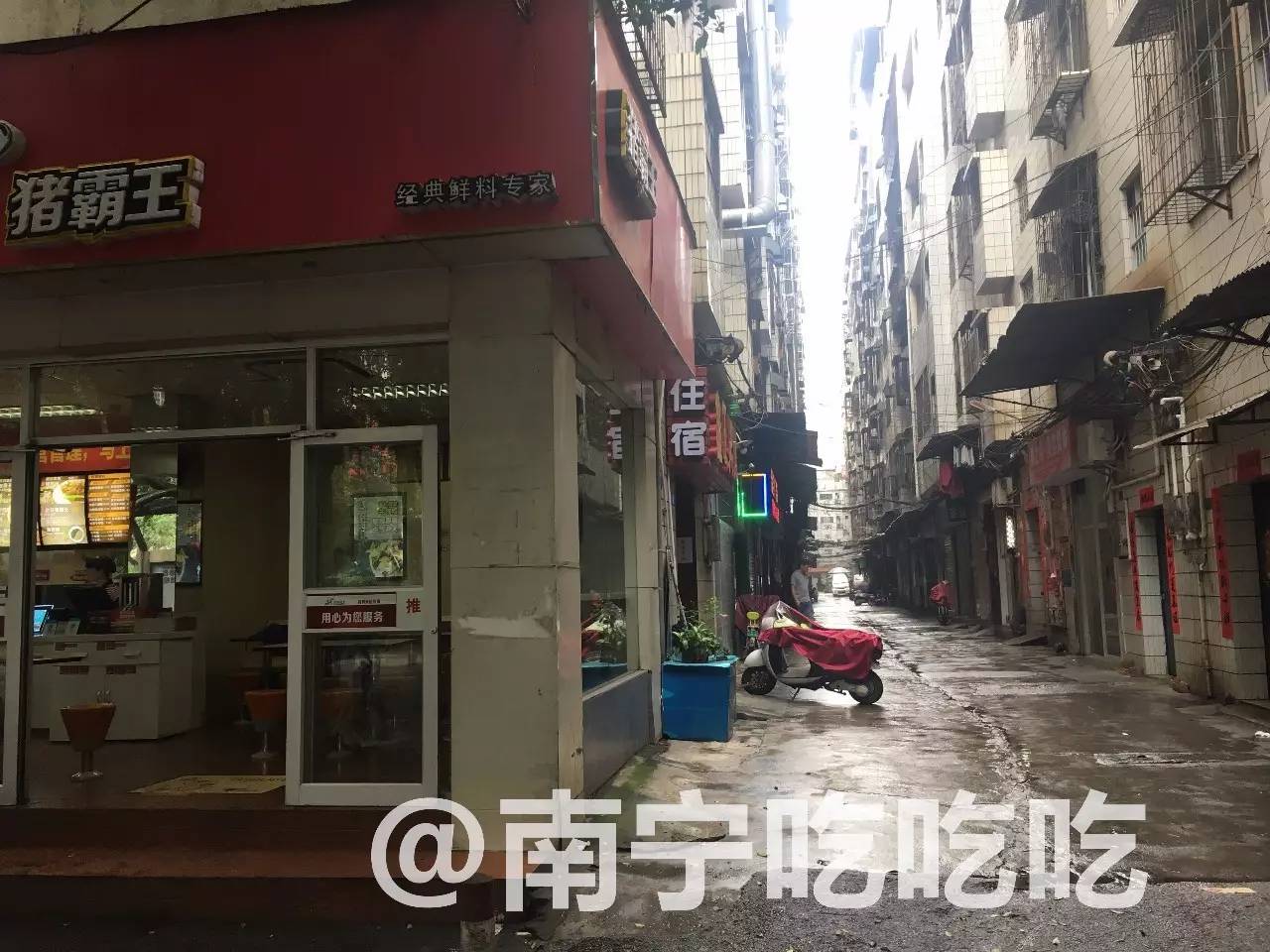 牟平最新油价揭秘与小巷特色小店探秘，背后的故事与日常观察